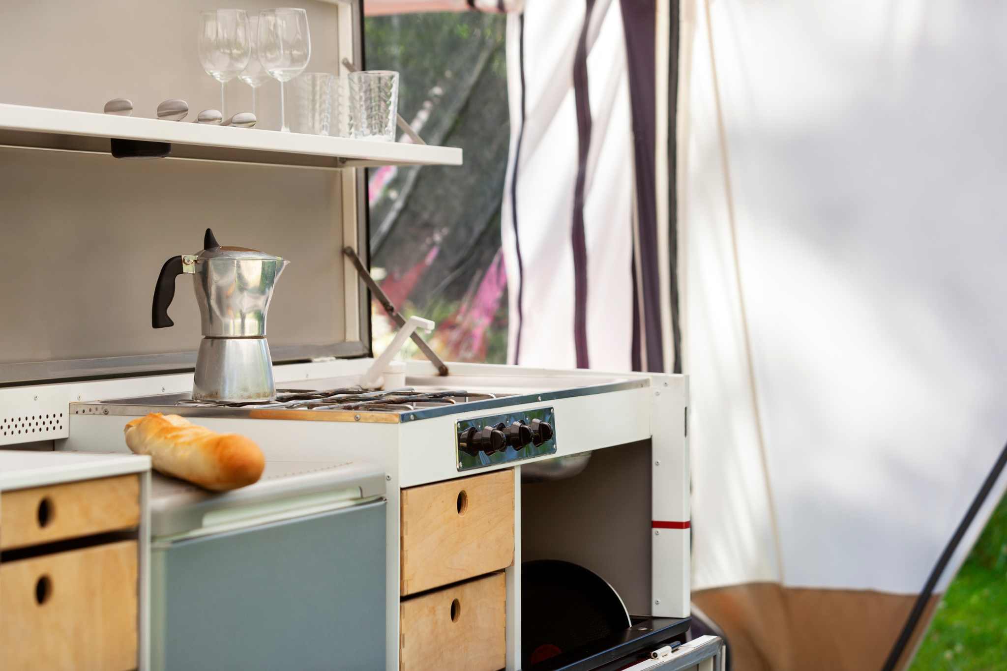 Die passende Vorzeltausstattung für einen gemütlichen Campingurlaub