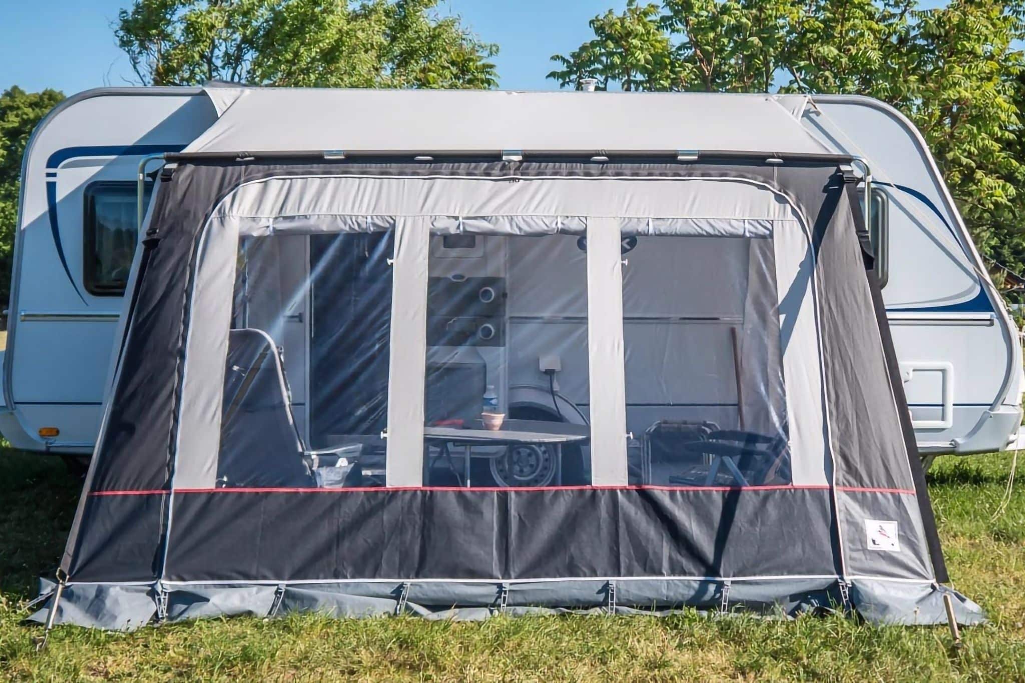 Markise und Vorzelt richtig sichern – Damit auch bei Unwetter alles sitzt!