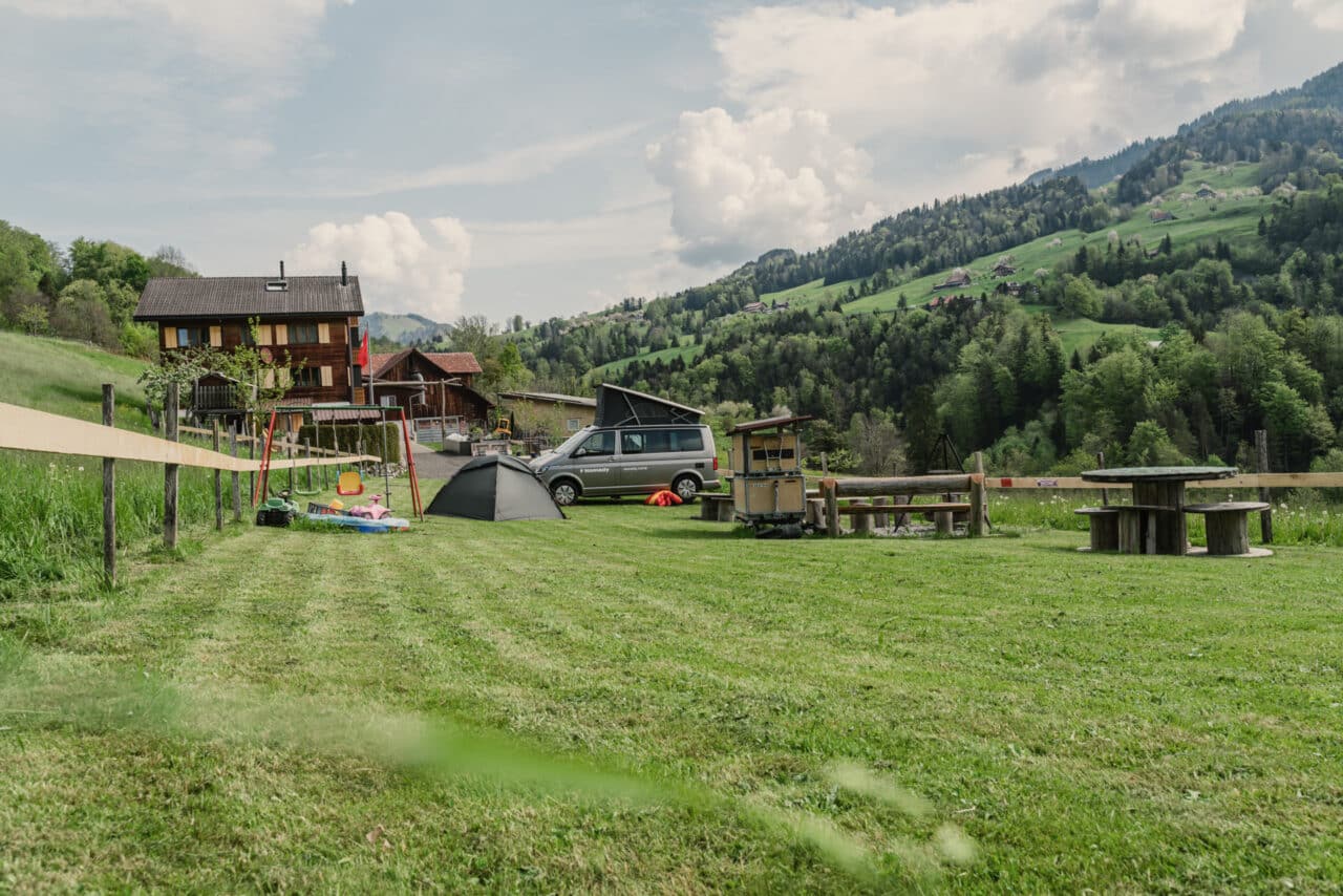 Camping mit Nomady: Entdecke die Naturjuwelen der Schweiz für dein Camping-Abenteuer 6 bergblick nomady 2