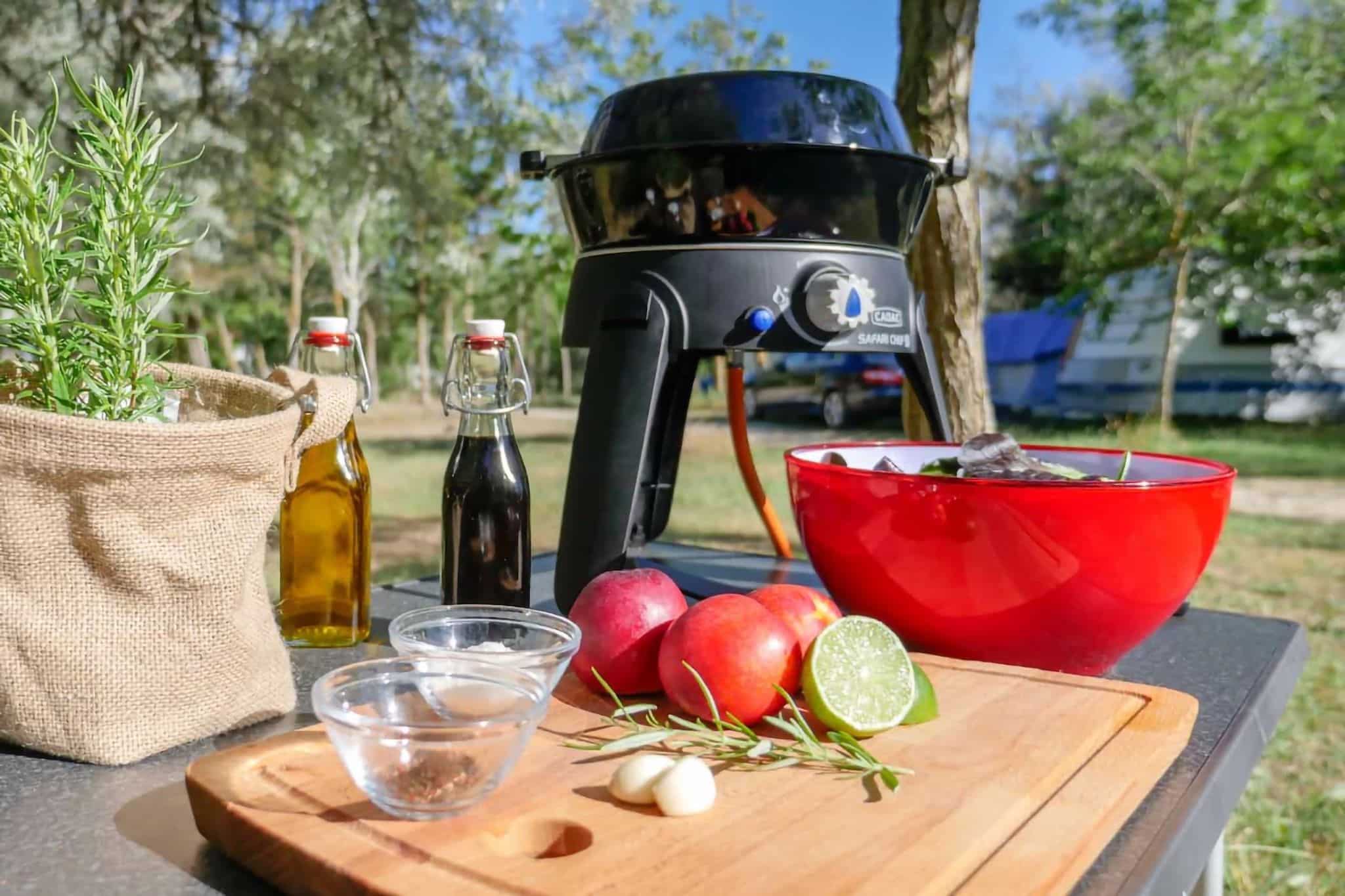 Packliste Camping-Küche: Grundausstattung und Basiszutaten für den Genuss unterwegs