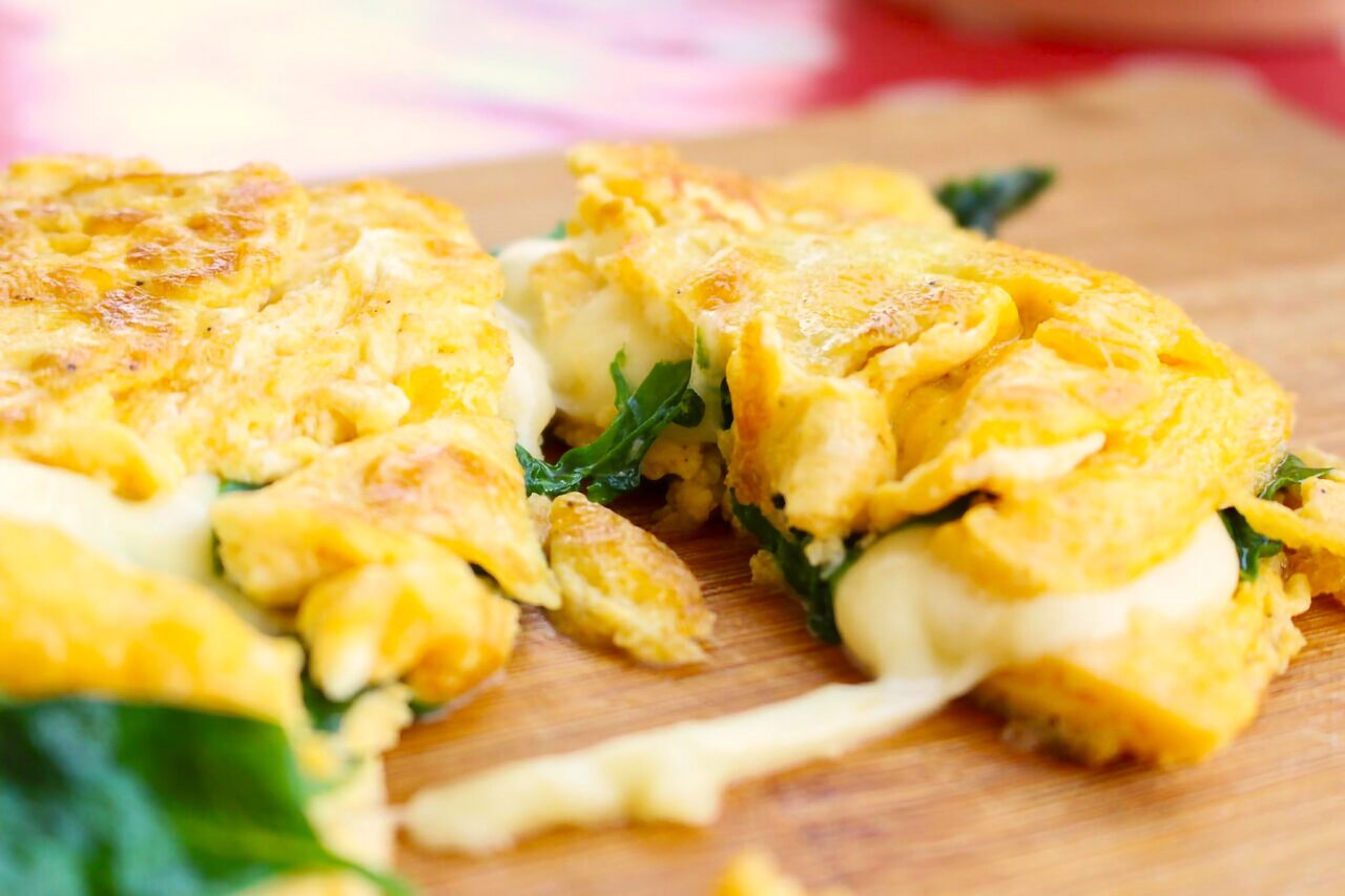 Camping-Rezept für leckeres Spinat Mozzarella Omelette