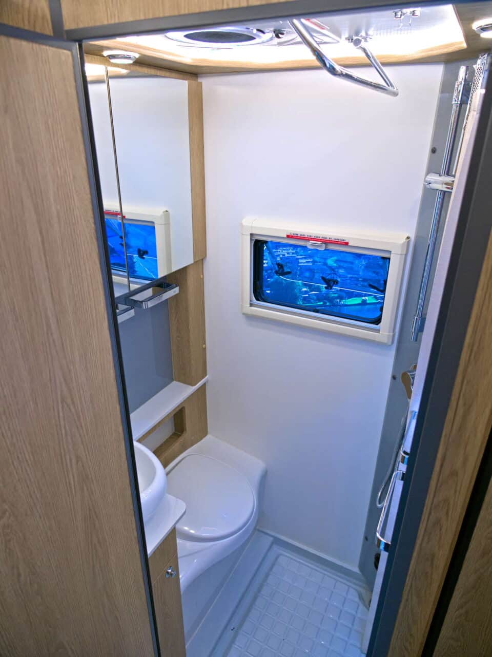 deddle rv easy tour e pro bad 2