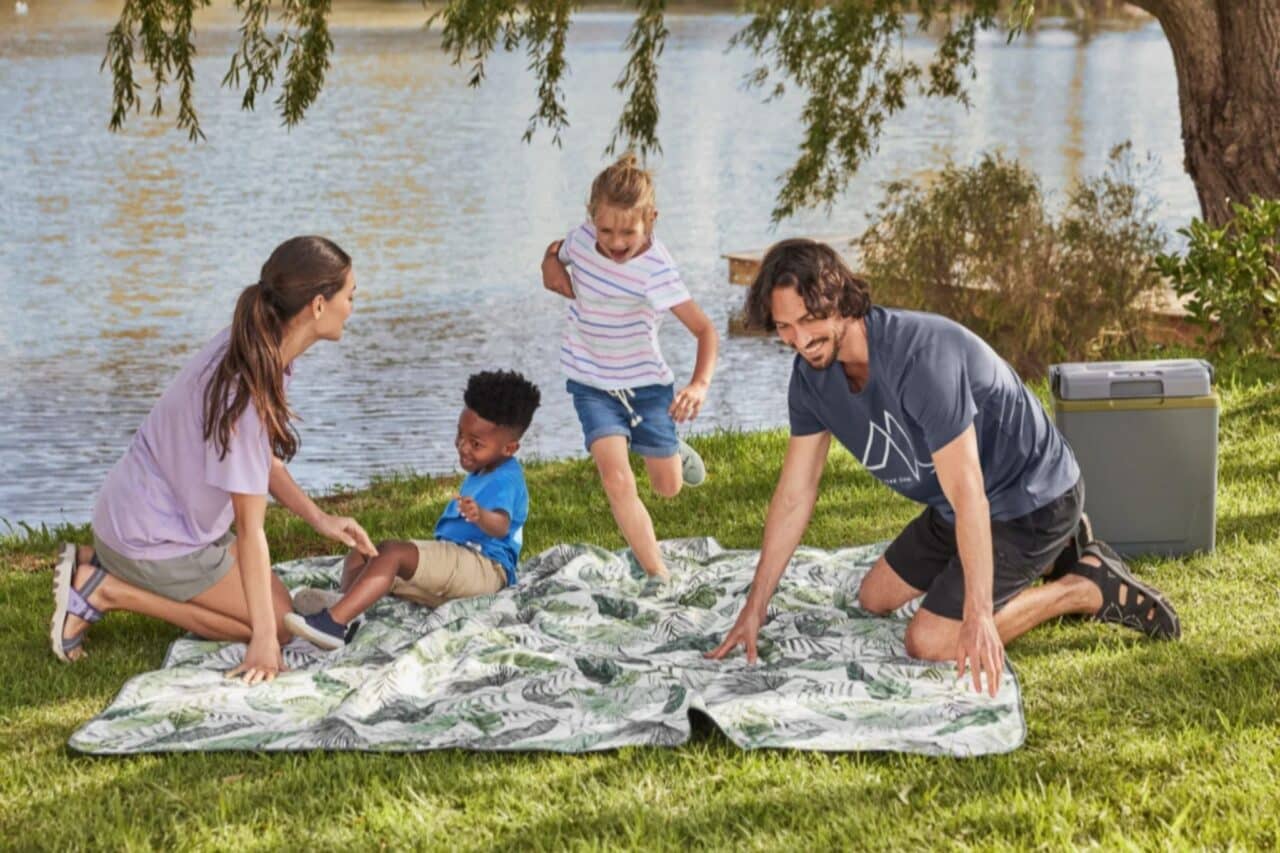 Die nächste Camper-Party kommt mit Sicherheit: Die passenden Campingmöbel gibts bei Lidl! 4 rocktrail kuehlbox