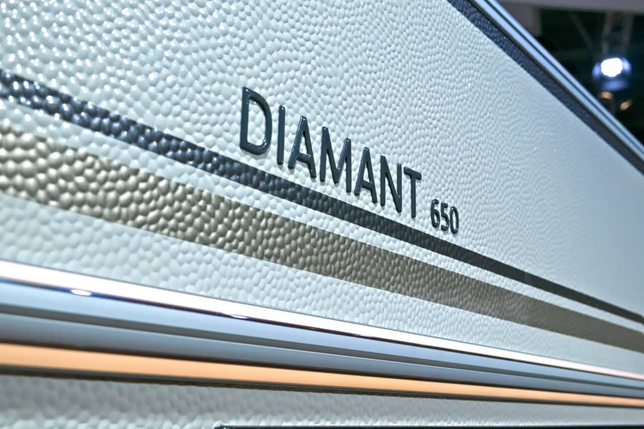 Fendt Diamant 560 GDW Schriftzug außen Caravan Salon 2024