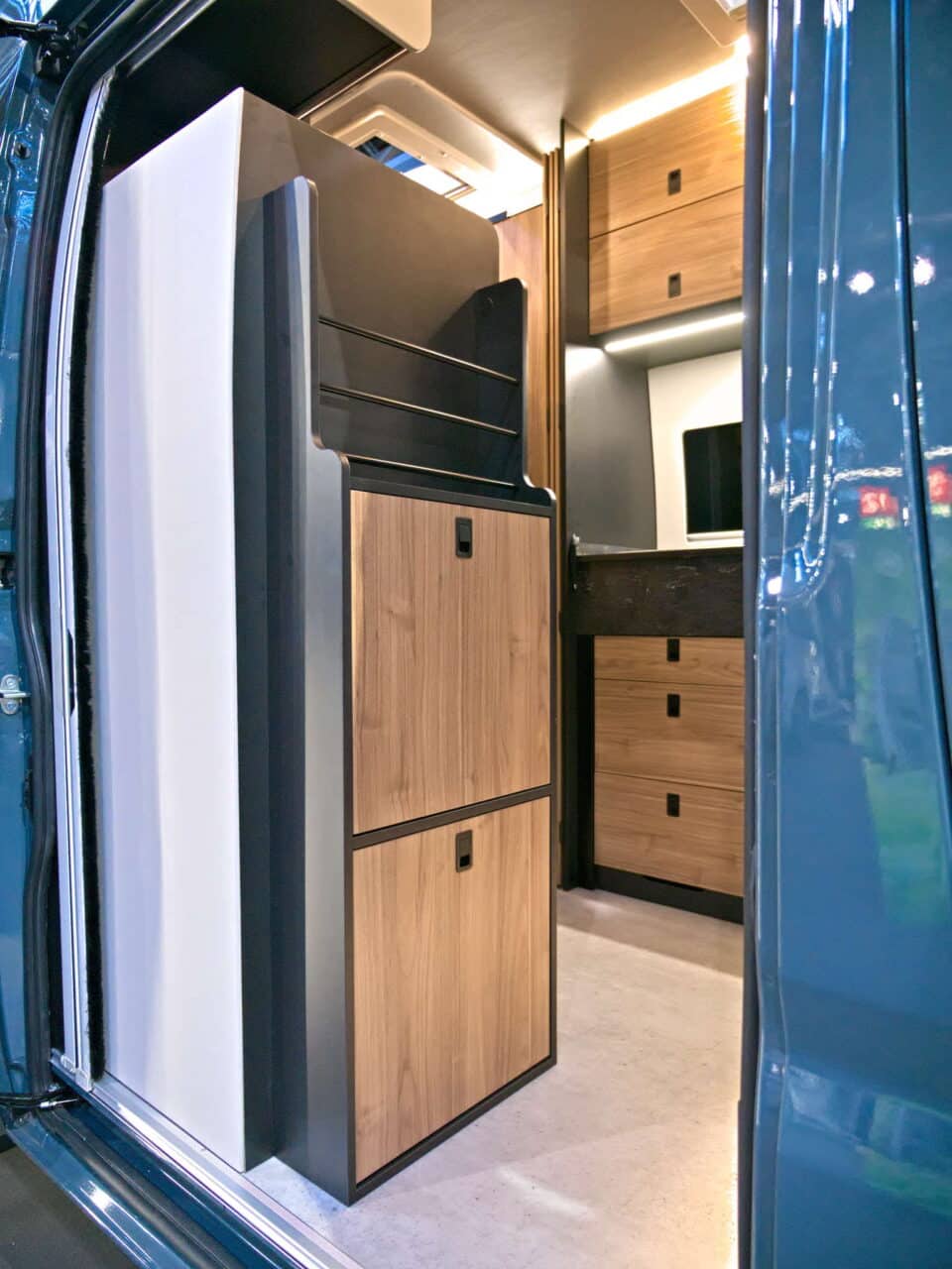 FURGOK X-LOUNGE 600+ (2025) Eingang Caravan Salon 2024