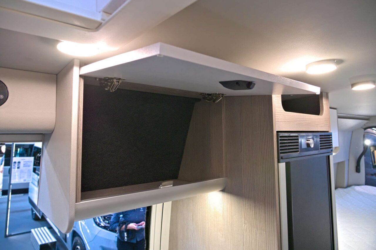 furgok x sportlong 600 2025 oberschrank caravan salon 2024 c jalil landero flores