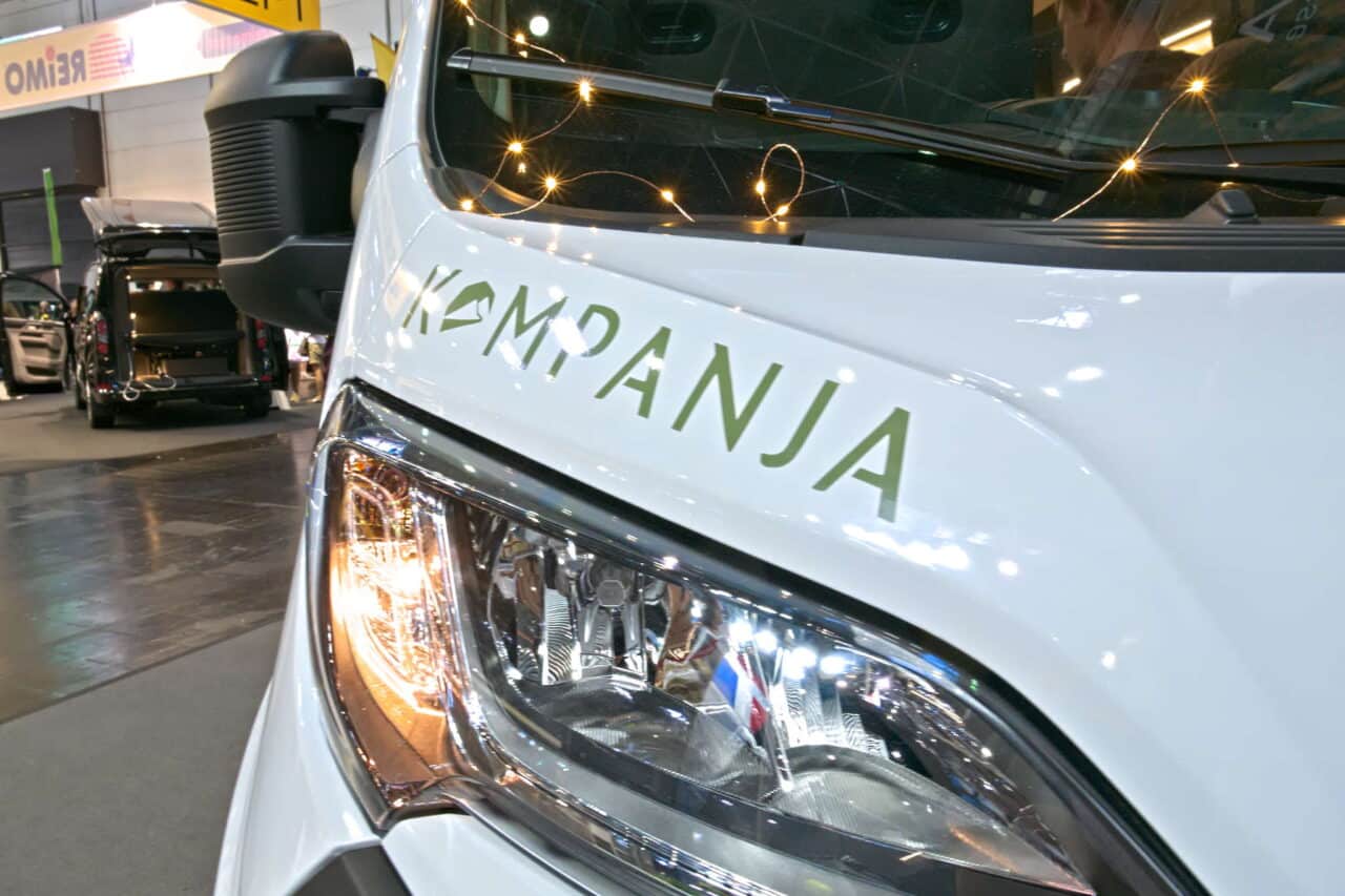 kompanja zwei schriftzug