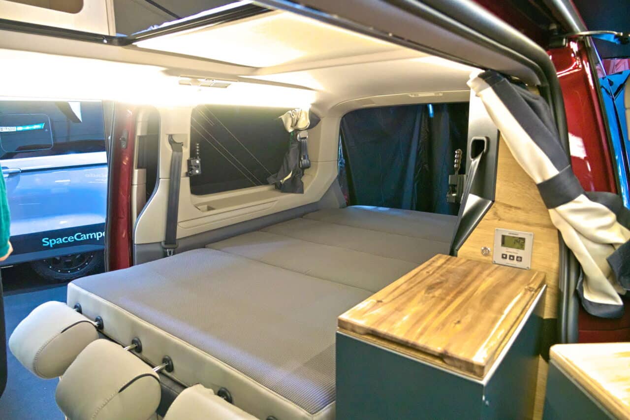 spacecamper bett unten