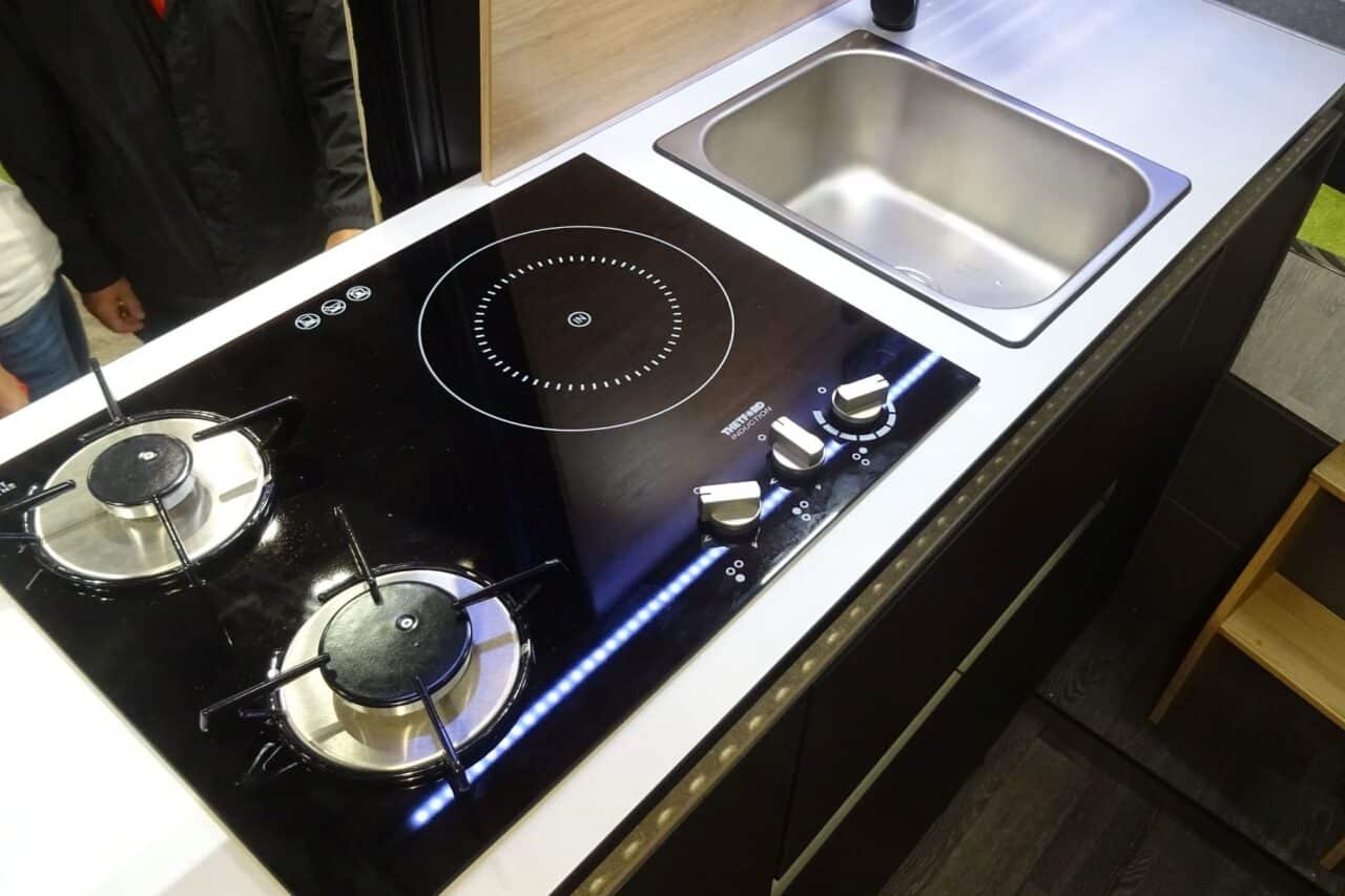 weinsberg x pedition 600 mq kuechenzeile caravan salon c katja scholz
