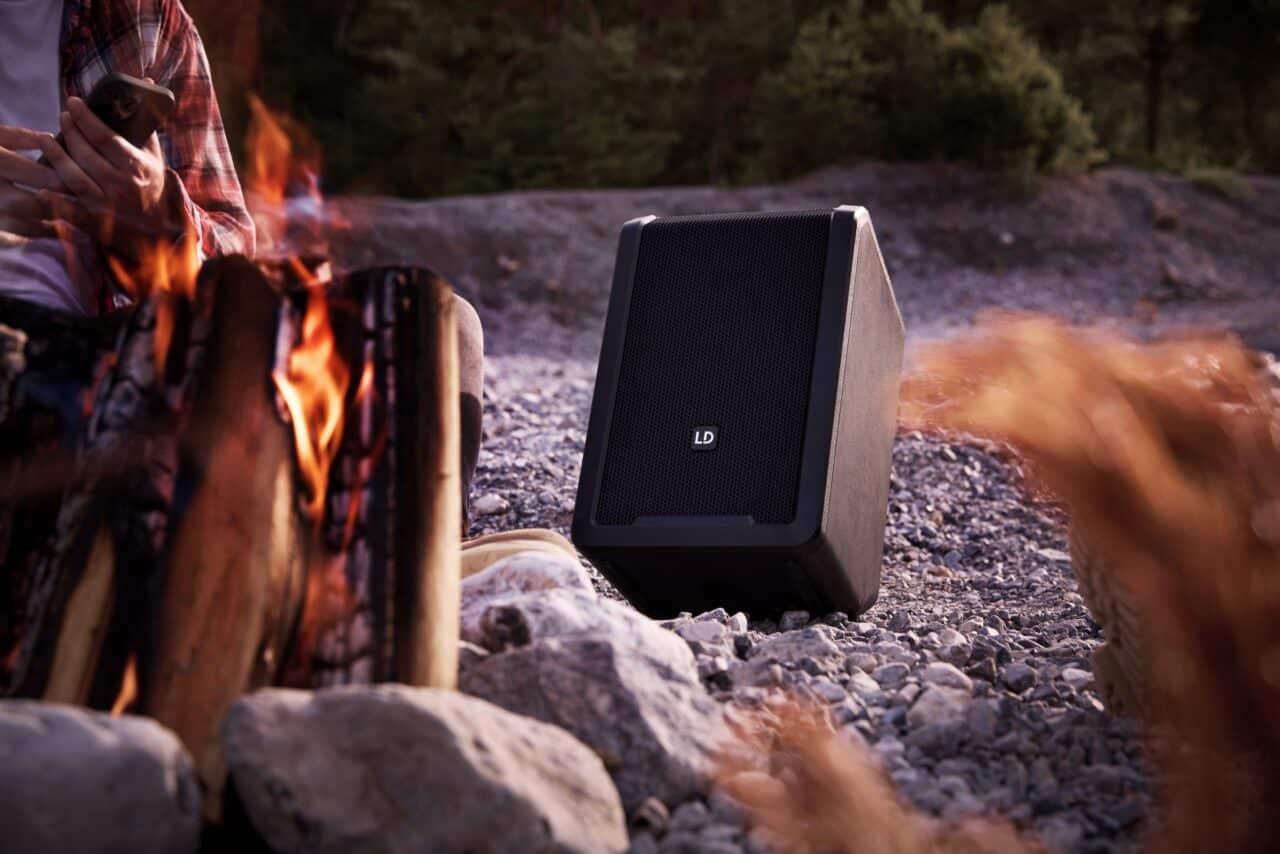 LD ANNY 8: Der robuste Outdoor-Lautsprecher für die neue Generation von Campern 2 LD Systems ANNY8 Lagerfeuer c Adam Hall Group