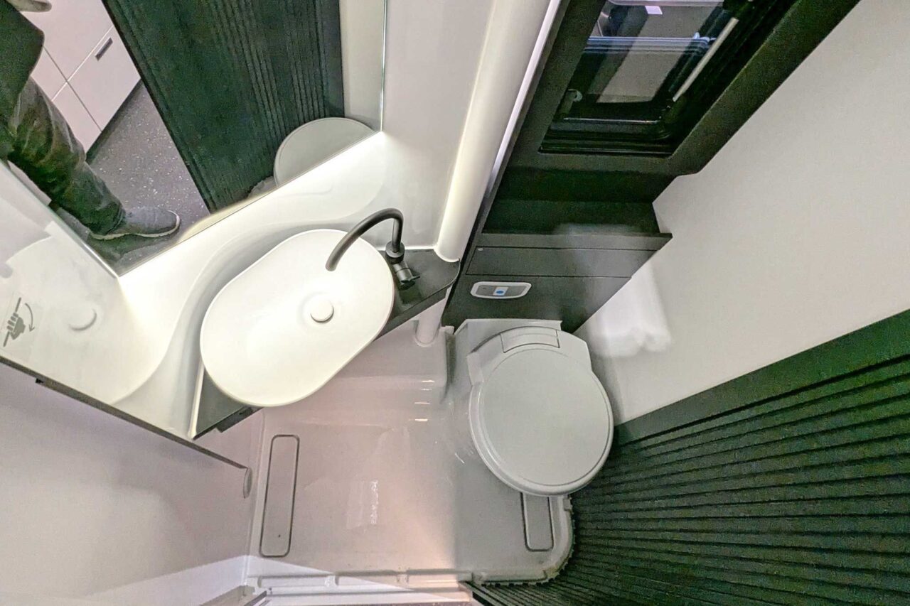 adria compact max bad