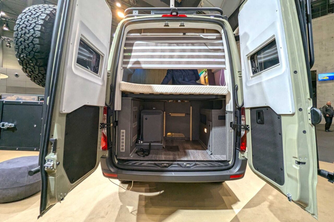 weinsberg x pedition cmt 2025 fluegeltueren mit bett