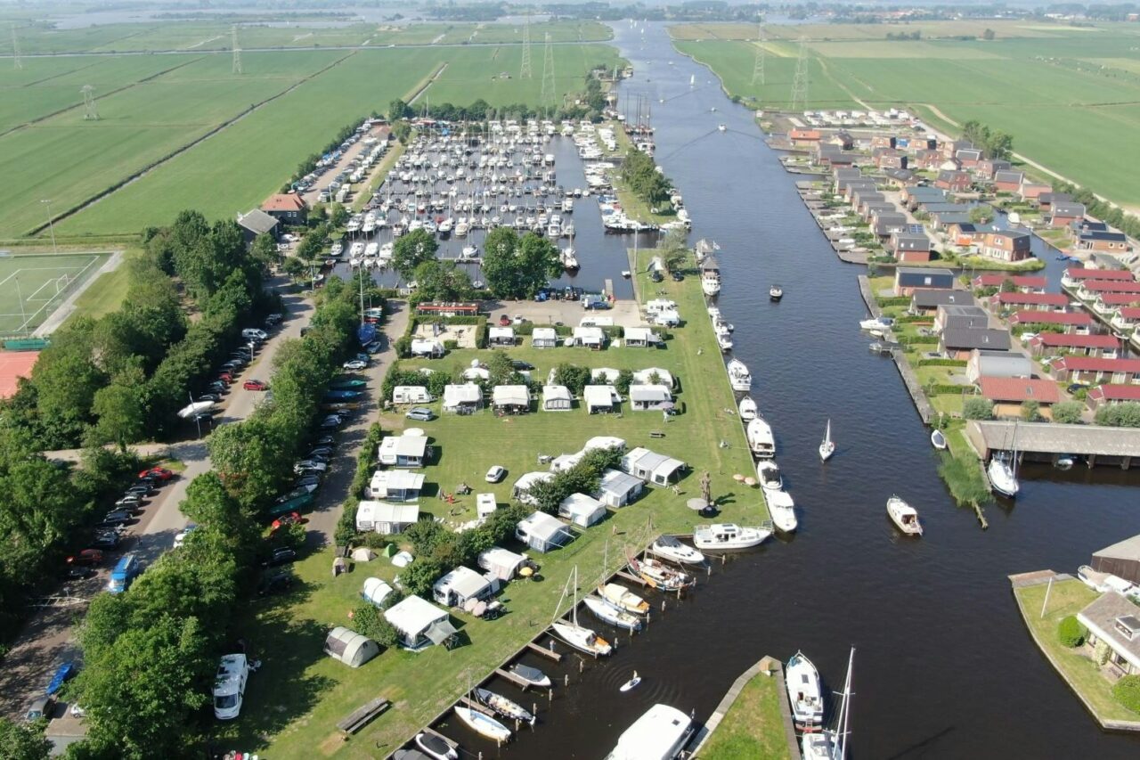 Camping-Schnäppchen: 30 Top-Plätze in Deutschland und den Niederlanden für unter 30 Euro! 11 Camping Drijfveer tusken de marren