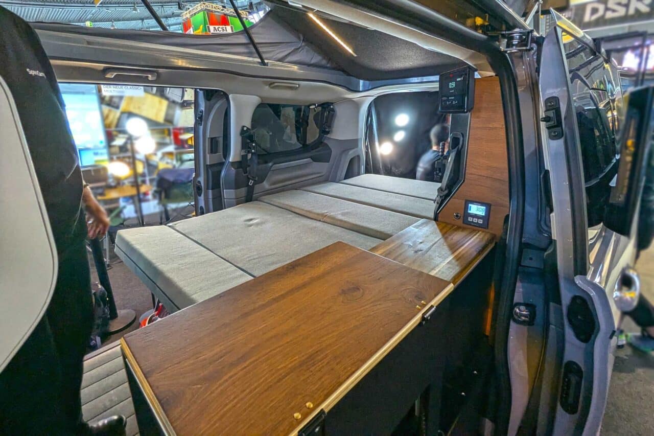 spacecamper classic ford cmt 2025 kueche und bett