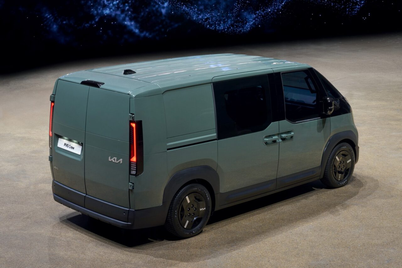 Kia PV5: Elektro-Van mit Camping-Potenzial – aber reicht es für echte Abenteuer? 3 Kia PV5 Crew 02