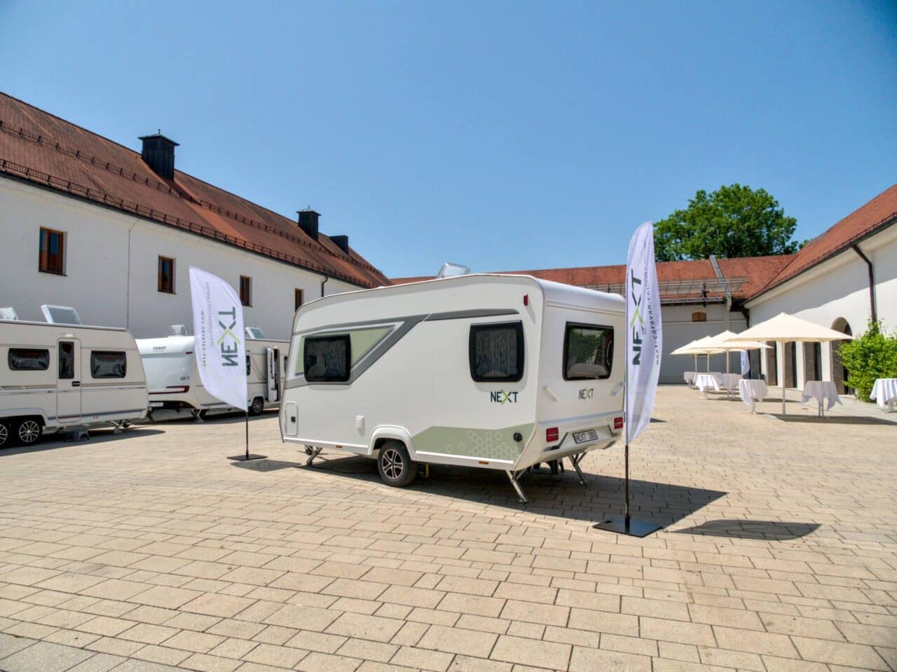 next 380 aussenansicht seite