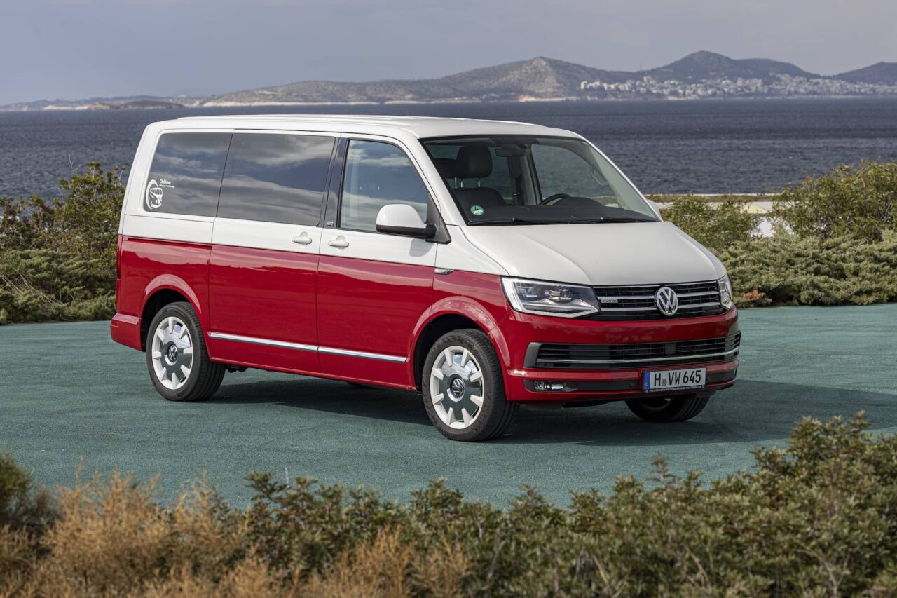 vw t6 bulli rot weiss.jpg