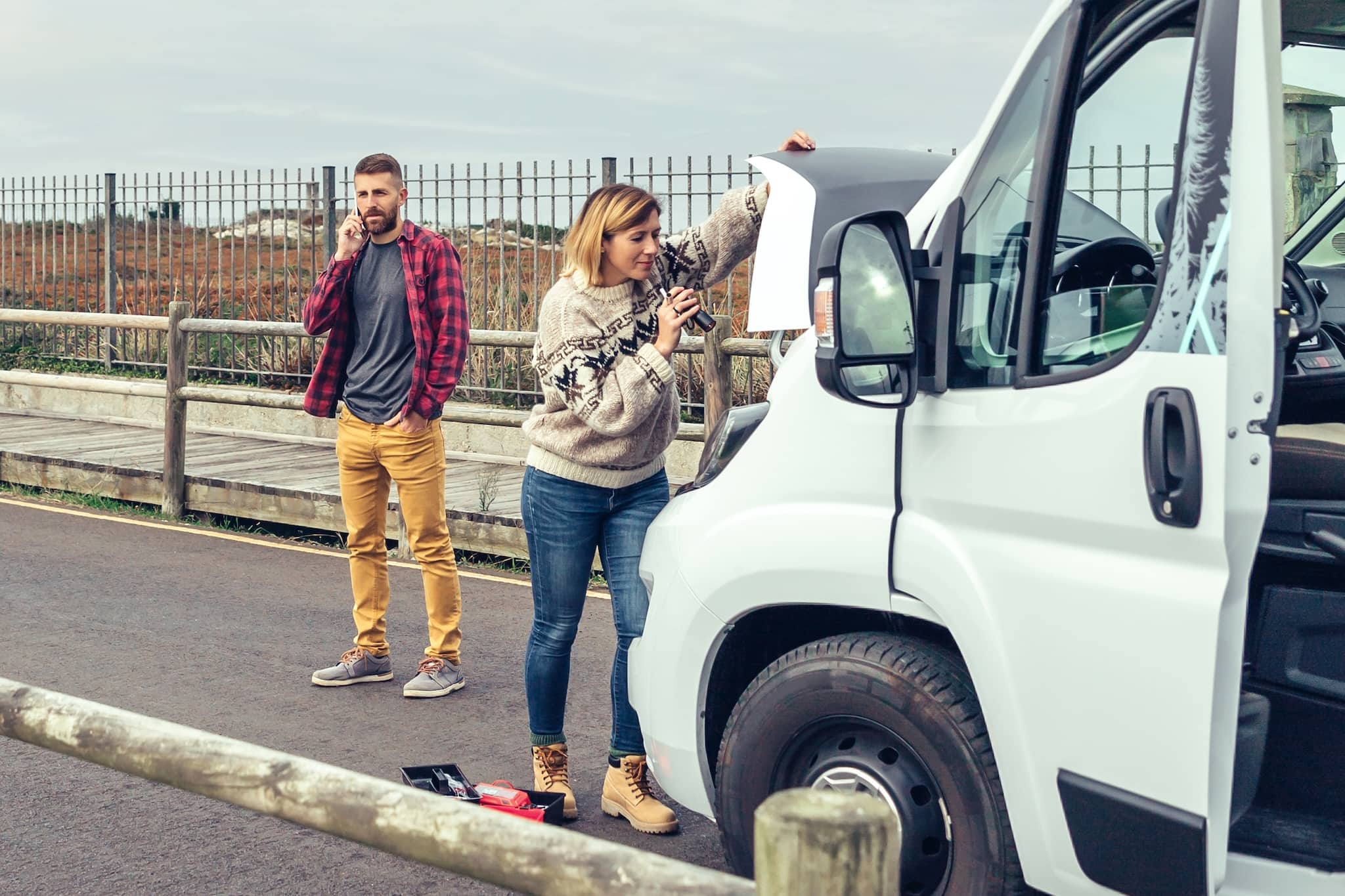 Sicher unterwegs mit der RMV: Die optimale Versicherung für Wohnmobile, Caravans und Dauercamper