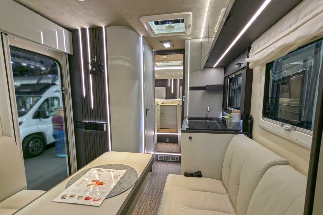Mobilvetta Kea Kompakt (2025): Wohnmobile mit hochwertiger Verarbeitung & innovativer Raumgestaltung 4 Kea Kompakt 64 Interieur 3067