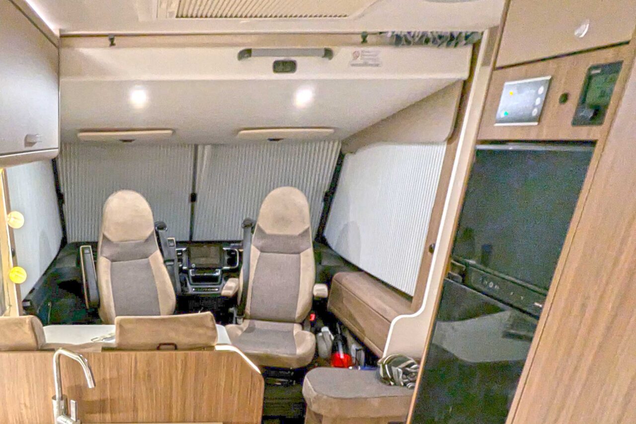 Carado I338 pro+ im Camperstyle-Langzeittest: kompakter Integrierter für Allzeit-Camper und Familien 6 Blick auf Fahrerhaus