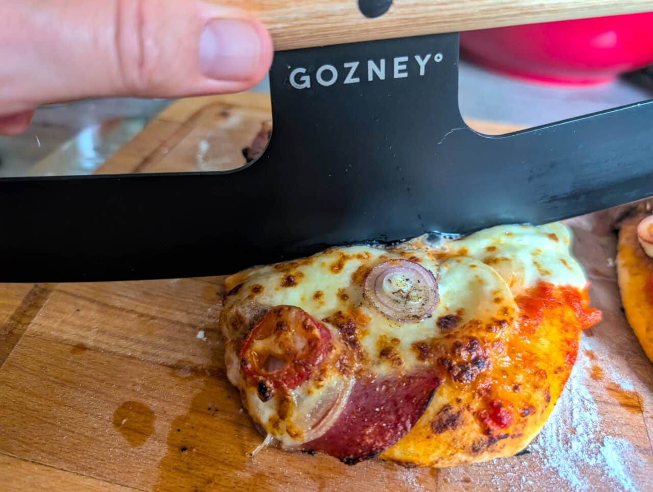 Gozney Tread Pizzaofen im Test: Kann der mobile Pizzabäcker auf dem Campingplatz wirklich überzeugen? 31 gozney rocker pizzaschneider