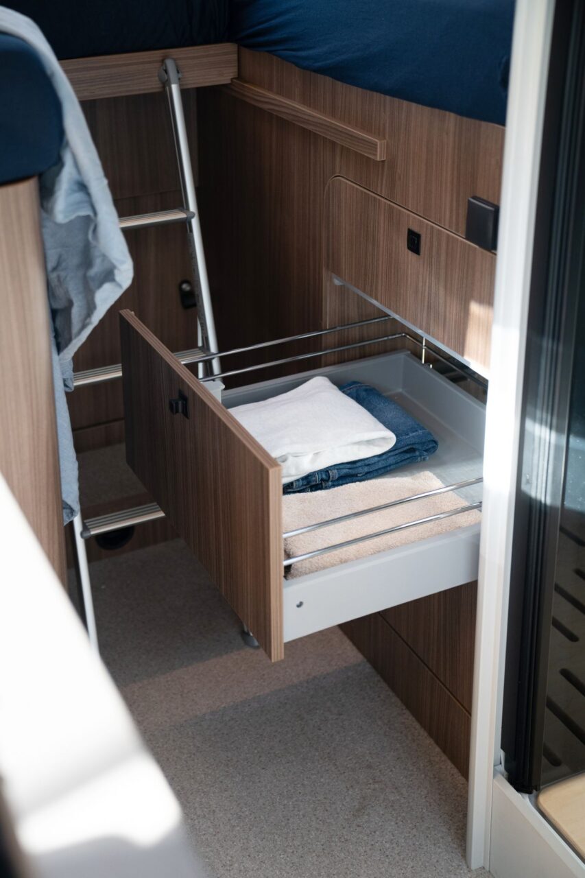 LMC Cruiser T740EL Bett Schubladen