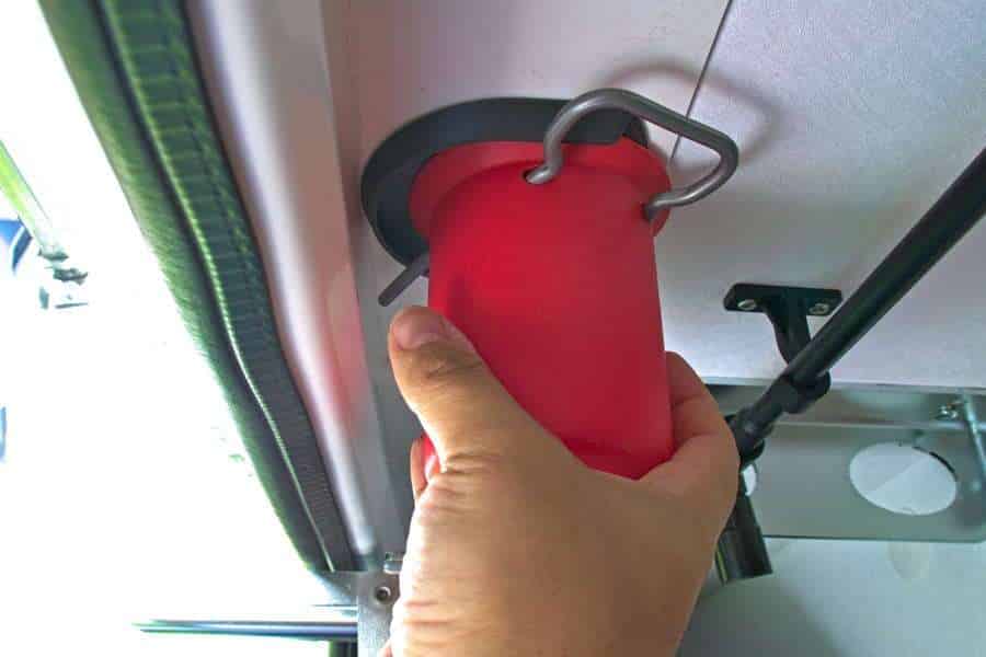 Gasflaschen-Schutzkappenhalterung für Gaskasten und Heckgarage – entwickelt und gedruckt von Campern für Camper 2 gas schutzkappe halterung camperstyle