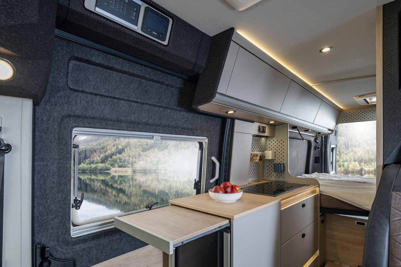 Knaus Boxtime (2026): Neuer Leichtbau-Campervan mit verbesserter thermischer und akustischer Isolation 3 Knaus Boxtime 600 MQ (2026) - Küchenzeile