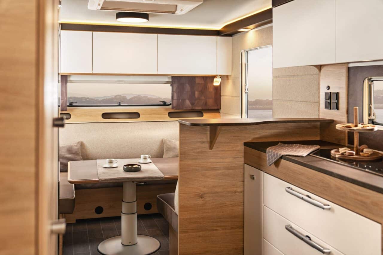 Knaus Tabbert 2026: Neustart mit leisen Tönen und leichteren Fahrzeugen 8 Tabbert Pantiga Finest Edition 550 TDL (2026): Interieur