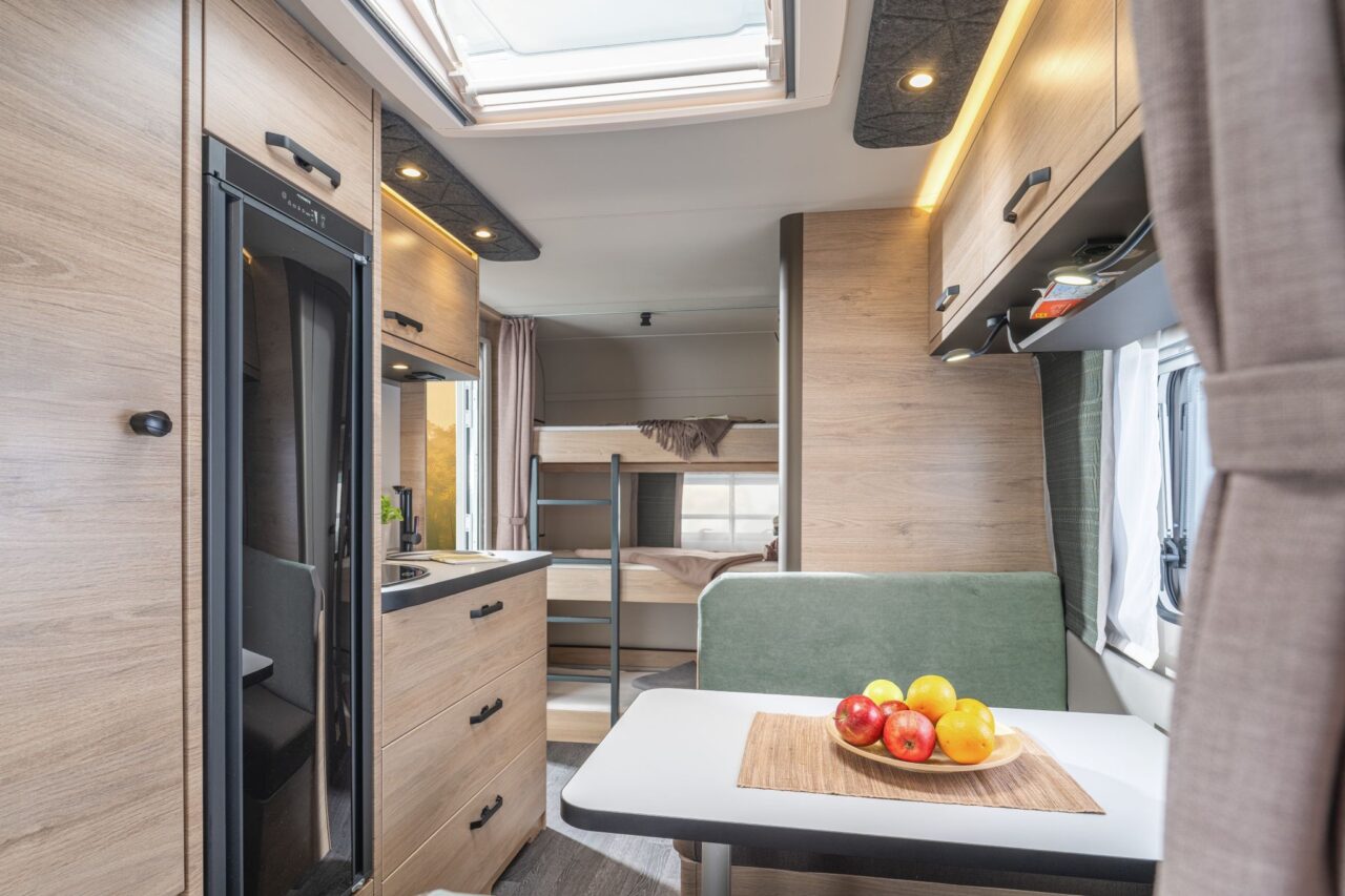 Knaus Tabbert 2026: Neustart mit leisen Tönen und leichteren Fahrzeugen 7 Weinsberg CaraOne 480 QDK (2026): Interieur