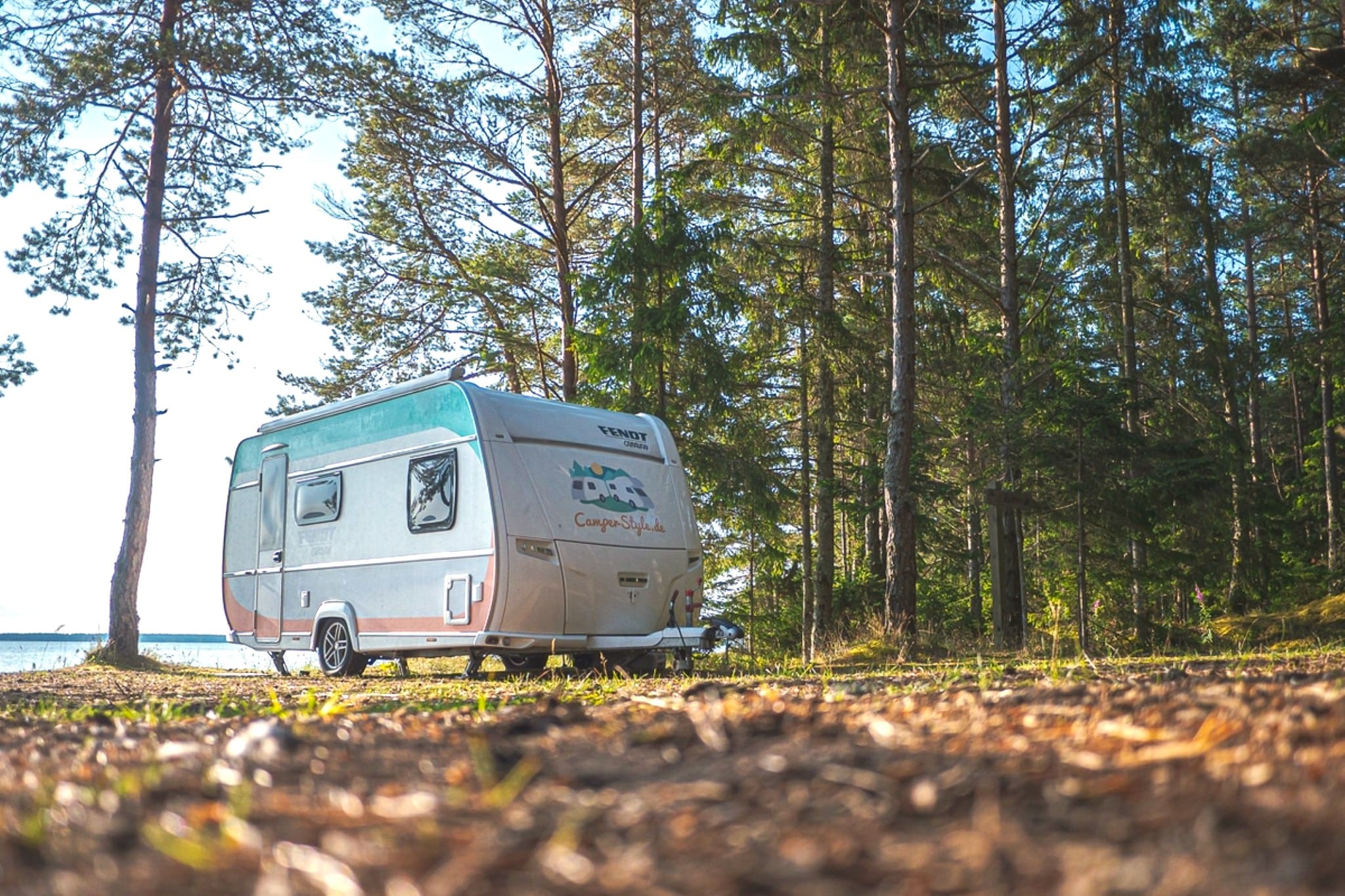 Checkliste für Wohnwagen & Wohnmobile: Deine komplette Camping Erstausstattung 2026