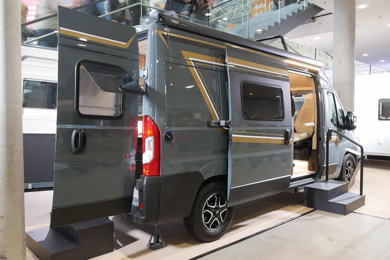 Luxus für Sparfüchse: Diese Bürstner-Modelle gibt’s jetzt mit Vollausstattung zum Aktionspreis 5 buerstner b66 sondermodelle kastenwagen