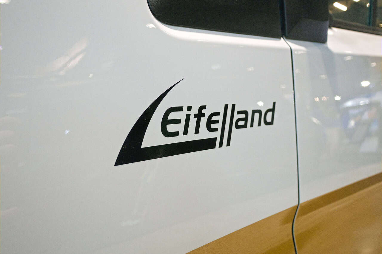 E-Camping neu gedacht: Was das Reichweiten-Wunder Nissan Interstar Eifelland auf der CMT so besonders macht 13 Nissan Interstar Eifelland auf der CMT 2026 - Eifelland Logo