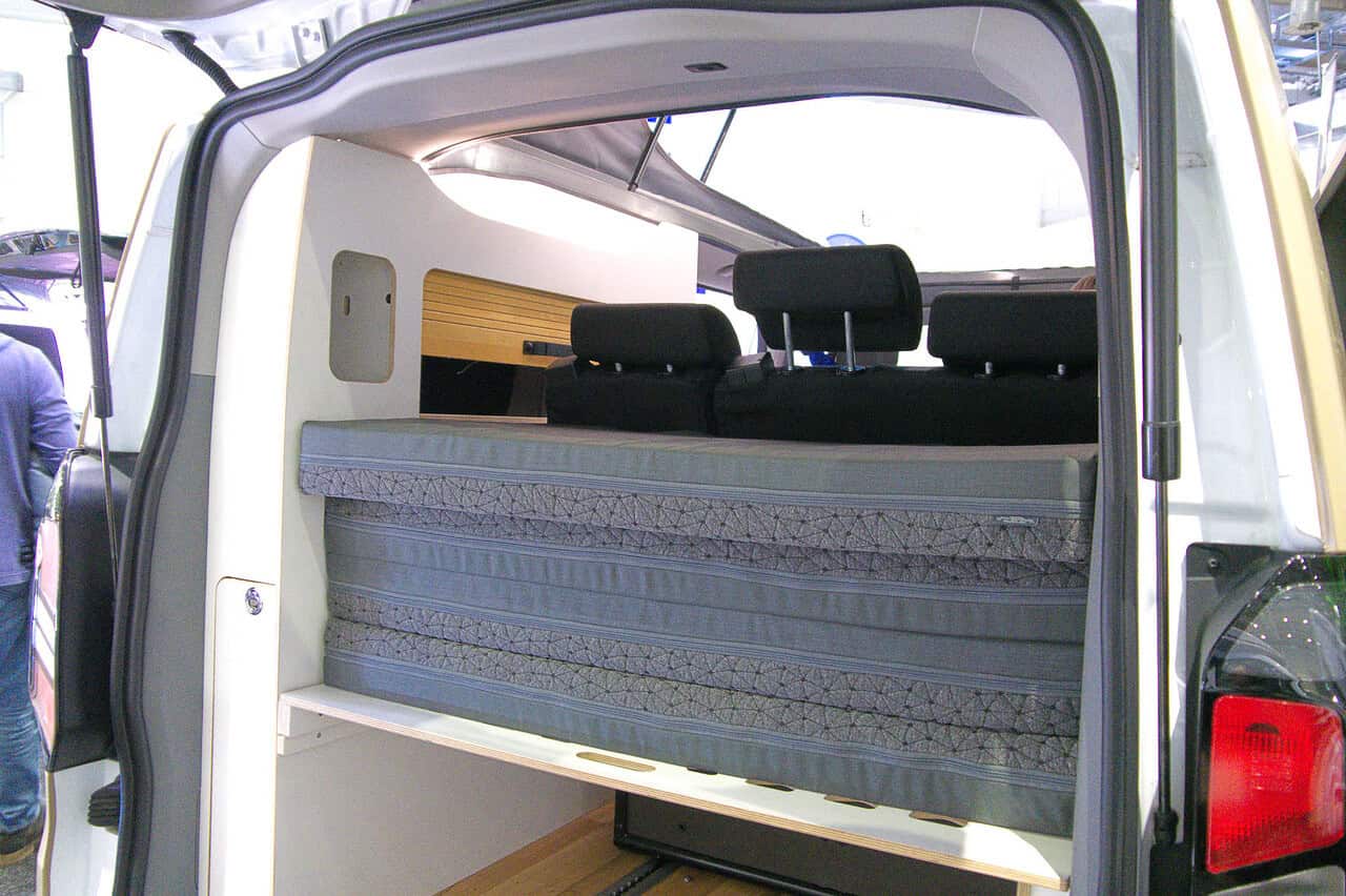 Für den Alltag und Camping-Reisen: Dieser Ford-Camper passt in jede Parklücke und zu jedem Abenteuer 9 moby van matratze