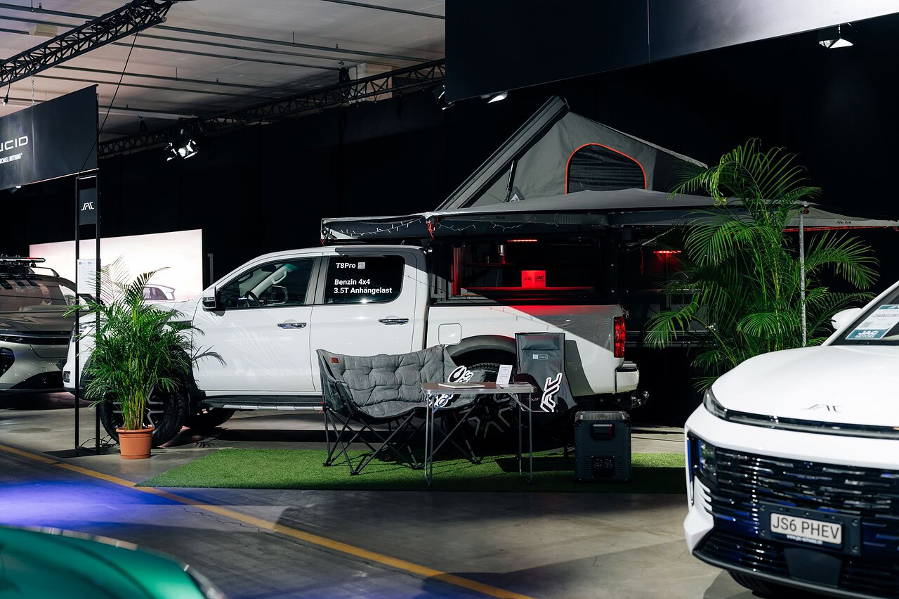 Camper T8Pro 4x4 Auto Zuerich 2